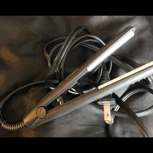🎀Vidal Sassoon hair straightener NWOT